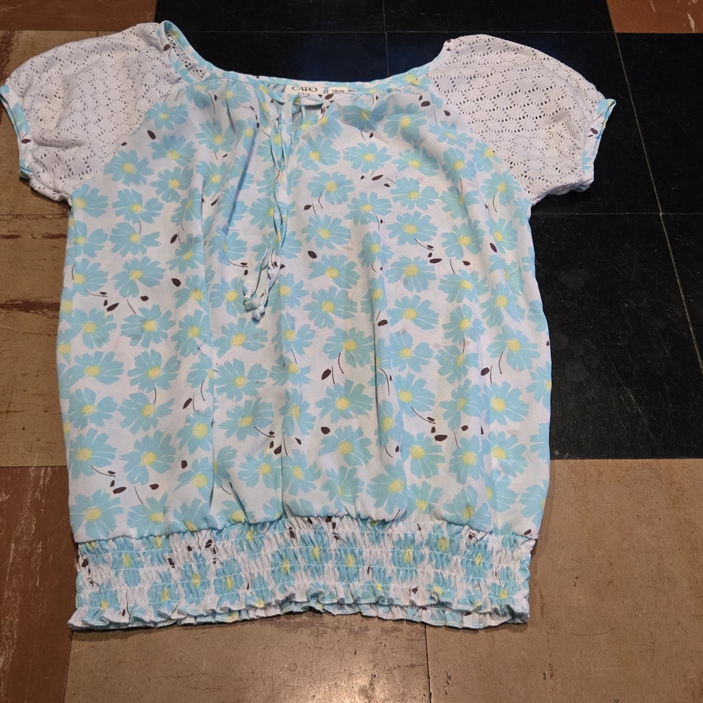 Cato Girls  Floral Blue and White Top Youth Girls Size 12/14. Like New